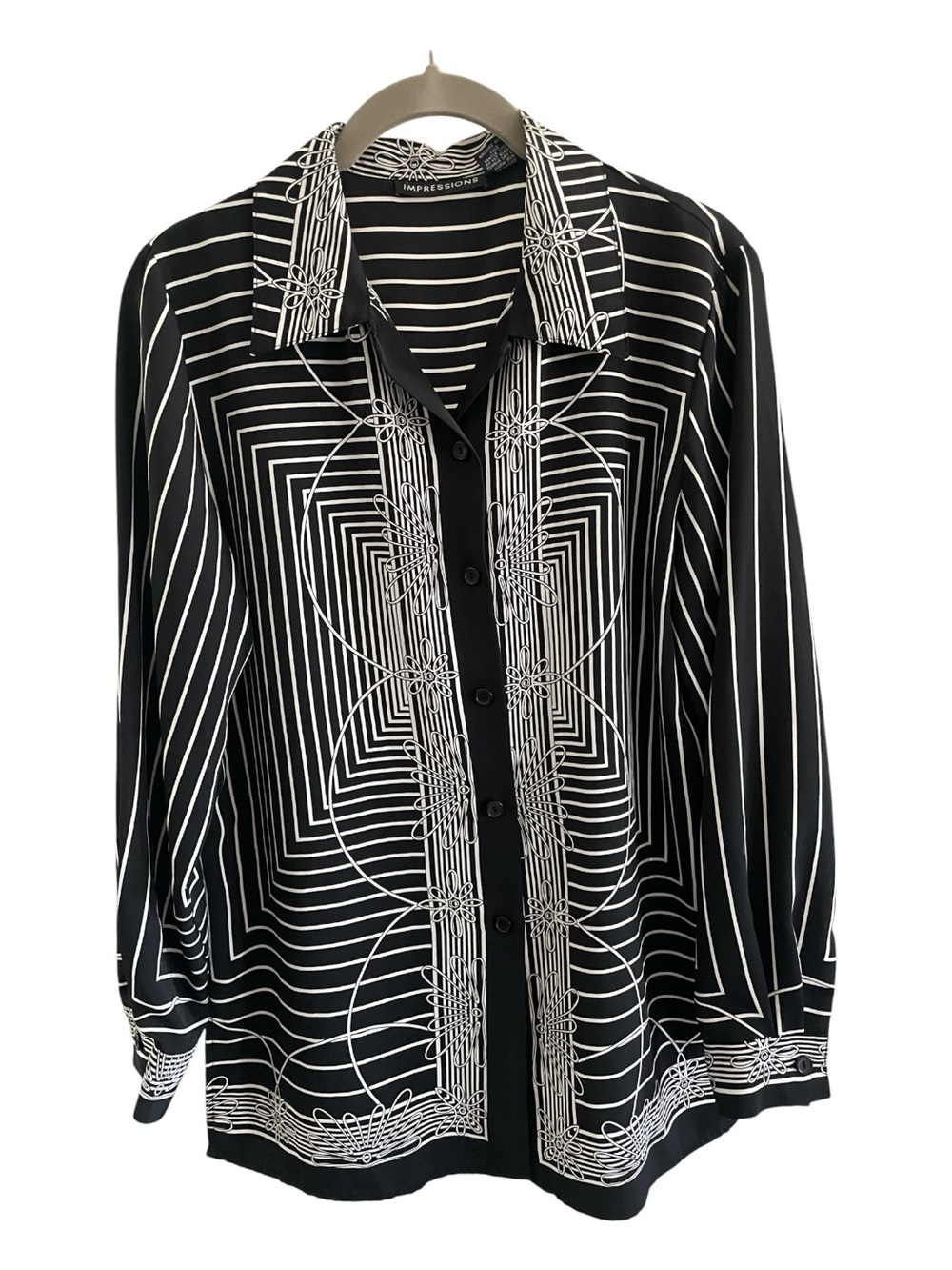 ♥️Impressions♥️Black & White Optical-Stripe Button Front Shirt Size (Med)